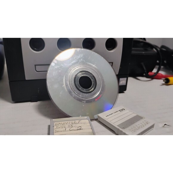 NINTENDO GAMECUBE DOL-101 W 2 CONTROLLERS & SUPER SMASH BROS MELEE TESTED WORKS! - Picture 11 of 13